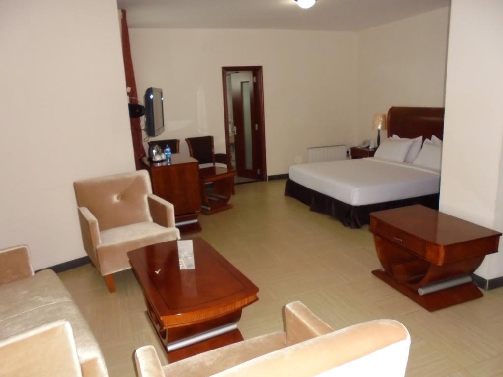 Aphrodite International Hotel アジス・アベバ エクステリア 写真